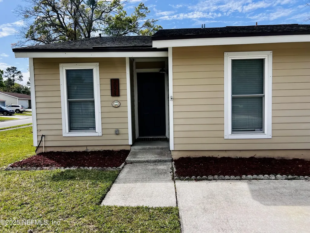 2024 Oak Water Drive Jacksonville FL 32225
