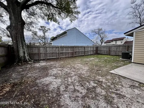 2024 Oak Water Drive Jacksonville FL 32225