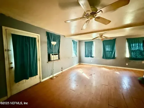 4468 Englewood Avenue Jacksonville FL 32207