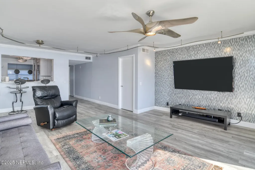 1520 Le Baron Avenue Jacksonville FL 32207