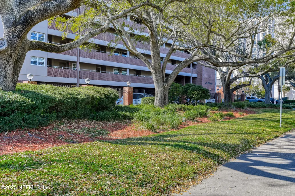 1520 Le Baron Avenue Jacksonville FL 32207