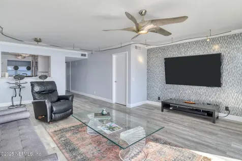 1520 Le Baron Avenue Jacksonville FL 32207