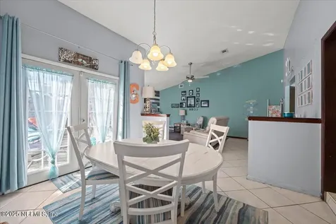 7060 Holiday Hill Court Jacksonville FL 32216
