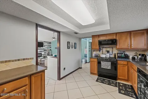 7060 Holiday Hill Court Jacksonville FL 32216