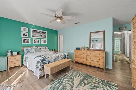7060 Holiday Hill Court Jacksonville FL 32216