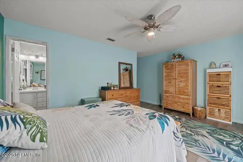 7060 Holiday Hill Court Jacksonville FL 32216