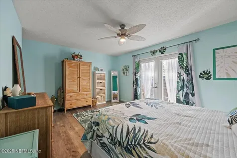 7060 Holiday Hill Court Jacksonville FL 32216