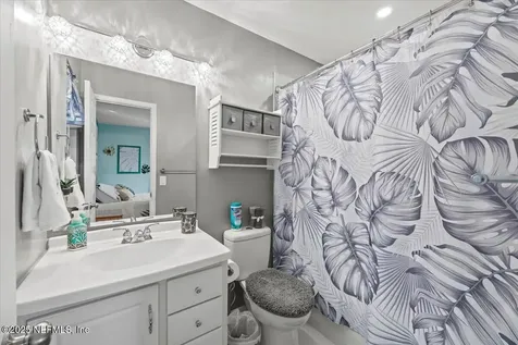 7060 Holiday Hill Court Jacksonville FL 32216