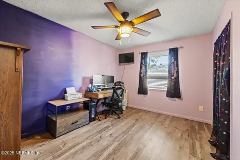 7060 Holiday Hill Court Jacksonville FL 32216