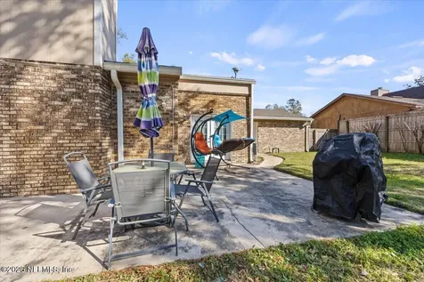 7060 Holiday Hill Court Jacksonville FL 32216