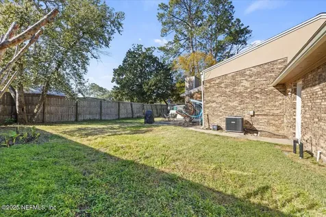 7060 Holiday Hill Court Jacksonville FL 32216