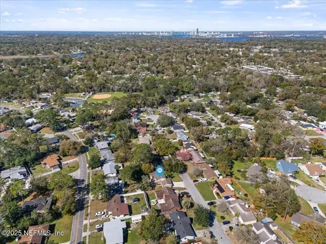7060 Holiday Hill Court Jacksonville FL 32216