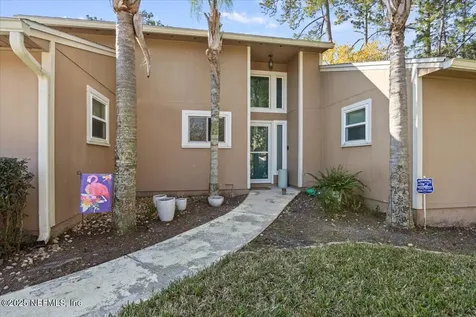 7060 Holiday Hill Court Jacksonville FL 32216