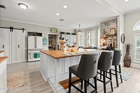 11724 Marthas Vinyard Court Jacksonville FL 32225