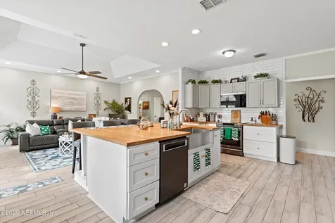 11724 Marthas Vinyard Court Jacksonville FL 32225