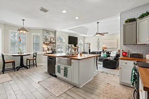 11724 Marthas Vinyard Court Jacksonville FL 32225