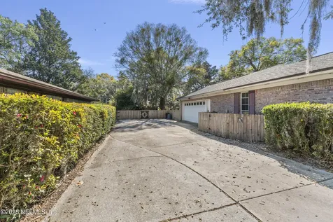 7438 Buckskin Trail S Jacksonville FL 32277
