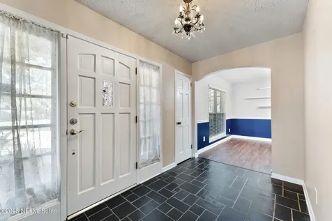 7438 Buckskin Trail S Jacksonville FL 32277