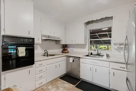 5433 Whitney Street Jacksonville FL 32277