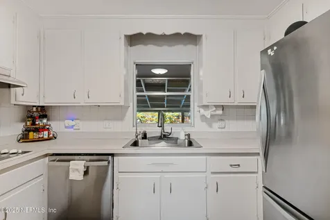 5433 Whitney Street Jacksonville FL 32277