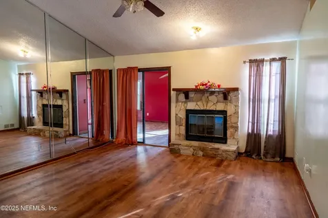 11339 Island Shore Drive W Jacksonville FL 32218