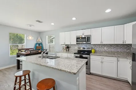 411 N Cypress Avenue Green Cove Springs FL 32043