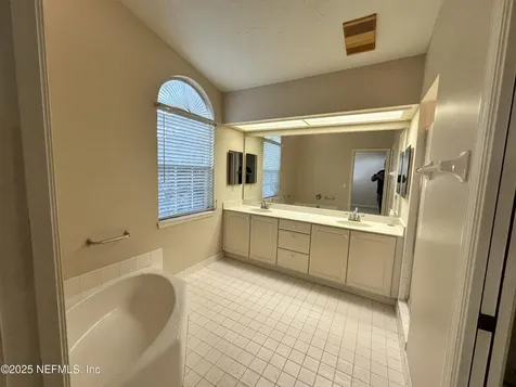 4044 Mizner Court Jacksonville FL 32217