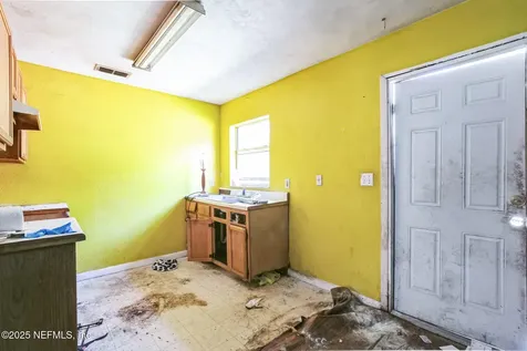 616 Palmetto Street Welaka FL 32193