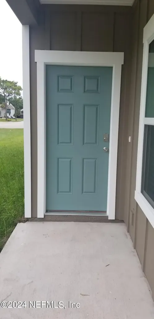 9587 Mira Loma Drive Jacksonville FL 32256