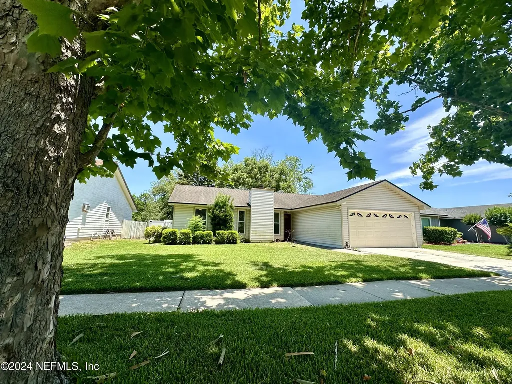 2051 Oak Water Drive Jacksonville FL 32225