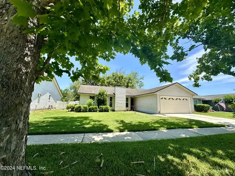 2051 Oak Water Drive Jacksonville FL 32225