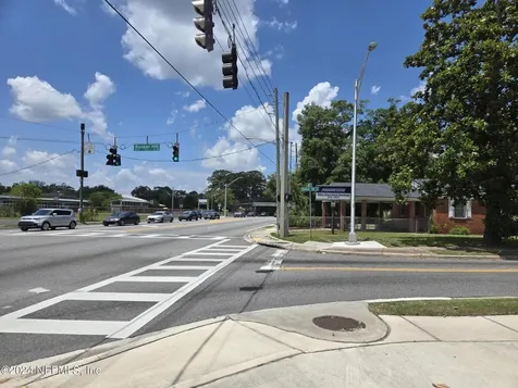 825 Edgewood Avenue W Jacksonville FL 32208