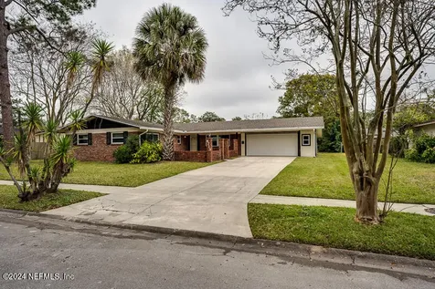 4713 Glorianne Circle W Jacksonville FL 32207