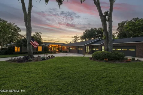 10146 Village Grove Drive W Jacksonville FL 32257