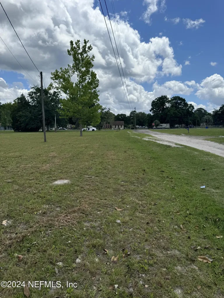 1598 Long Horn Road Middleburg FL 32068