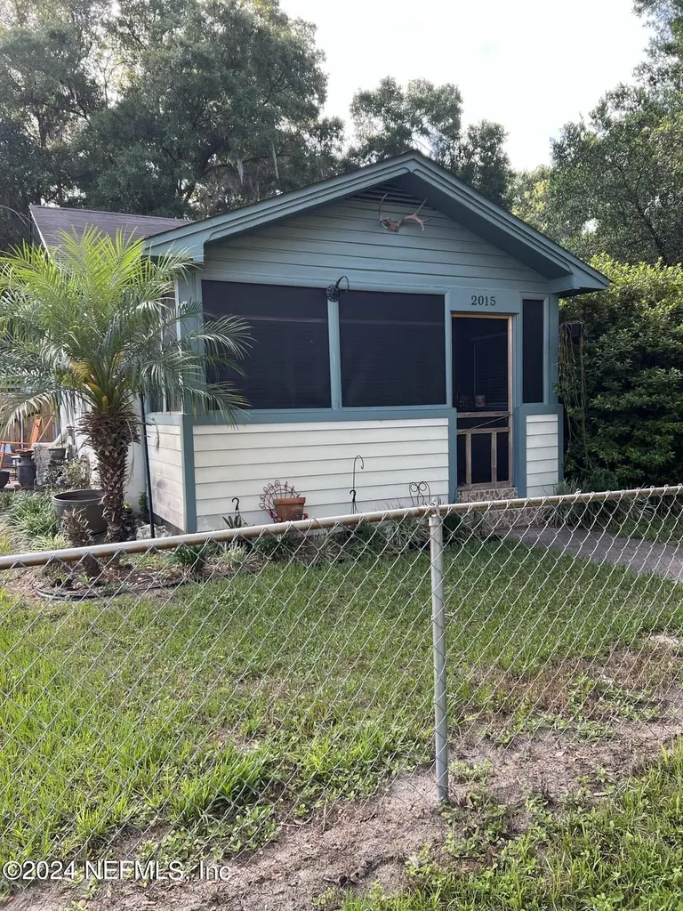 2015 S Palm Avenue Palatka FL 32177
