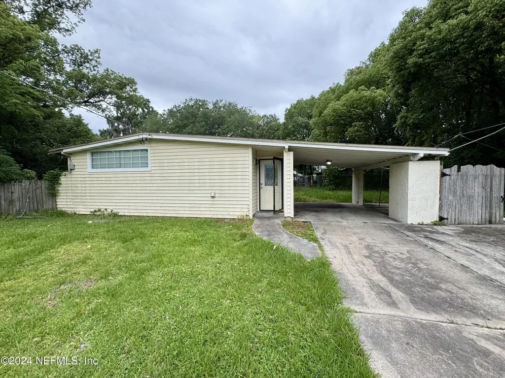 1118 Calvados Court Jacksonville FL 32205
