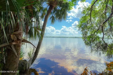 229 E River Road East Palatka FL 32131