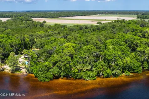 229 E River Road East Palatka FL 32131