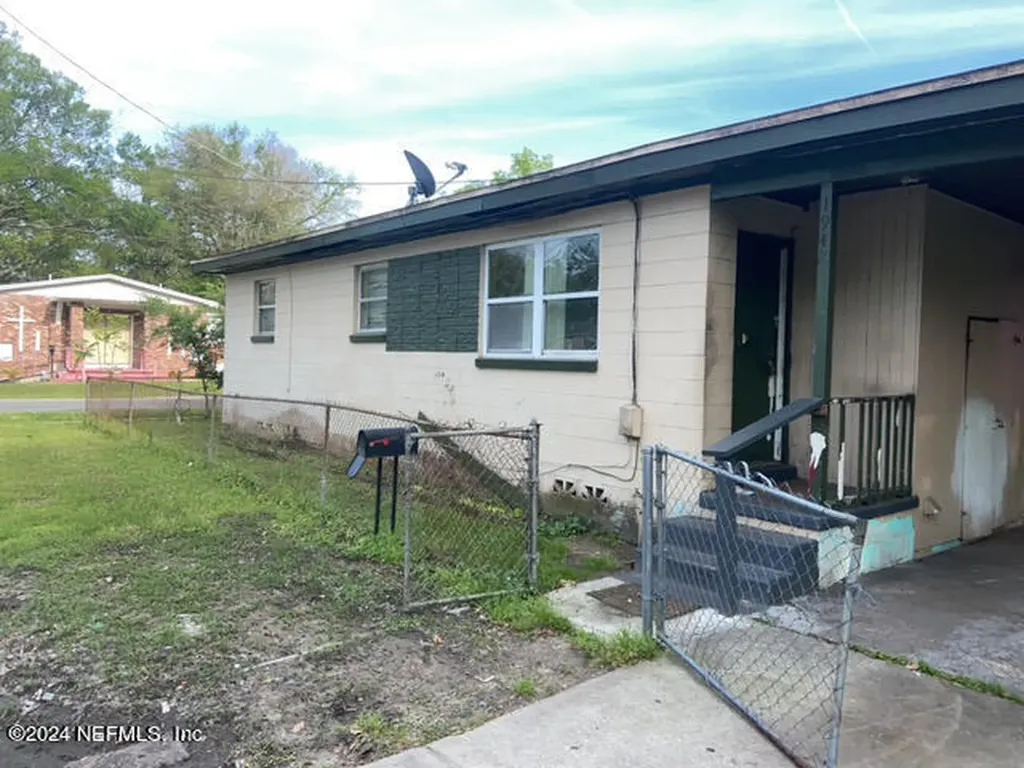 1942 W 11th Street Jacksonville FL 32209