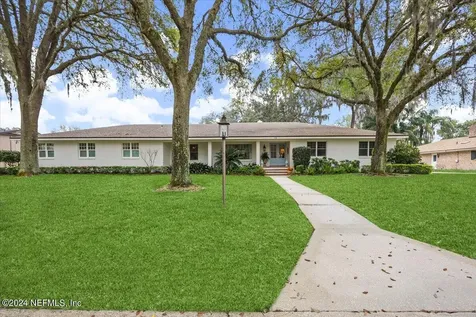 3706 Cathedral Oaks Place N Jacksonville FL 32217