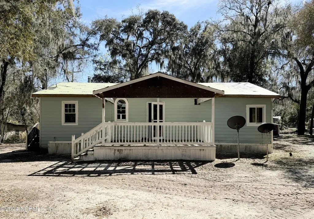 125 Dixie Street Hawthorne FL 32640