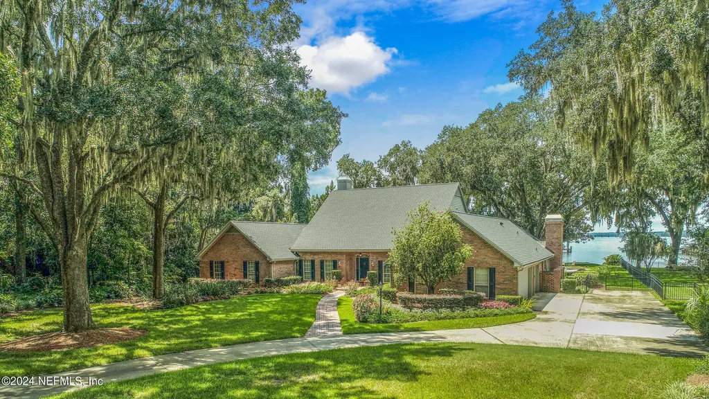 1220 Journeys End Lane Jacksonville FL 32223