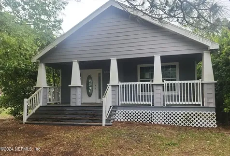 8109 Mc Glothlin Street Jacksonville FL 32210