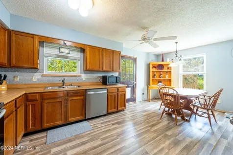 4573 Crosstie Road N Jacksonville FL 32257