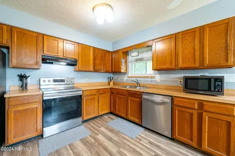 4573 Crosstie Road N Jacksonville FL 32257