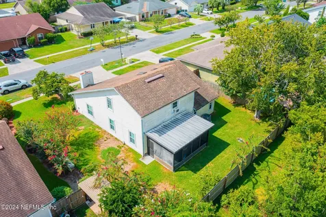 4573 Crosstie Road N Jacksonville FL 32257