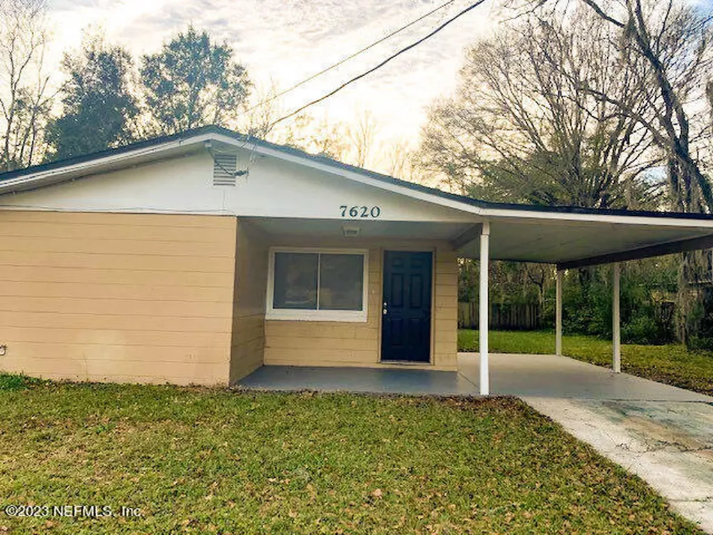 7620 John F Kennedy Drive W Jacksonville FL 32219