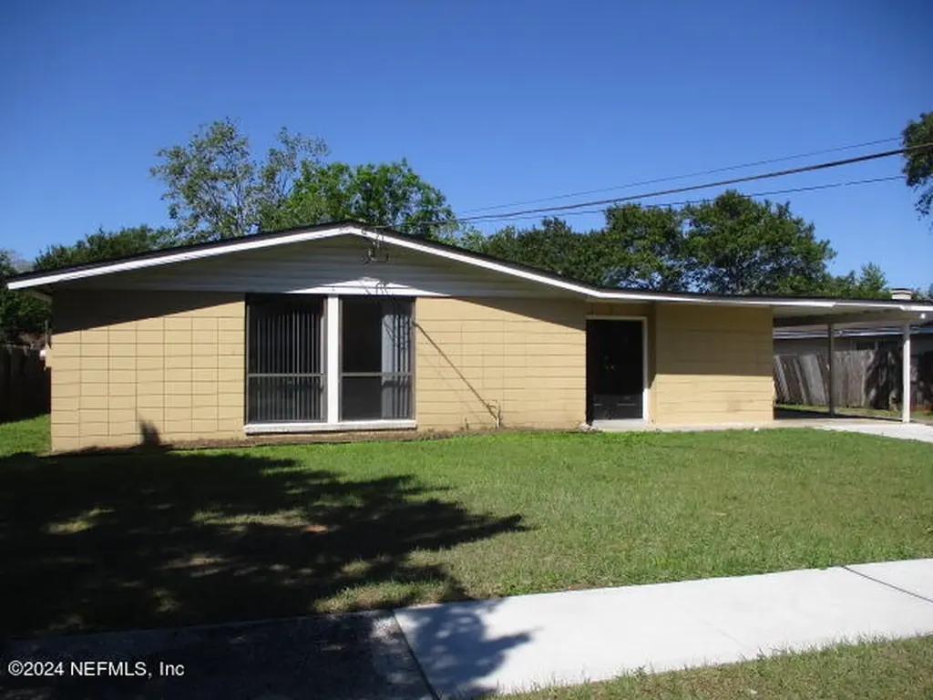 5676 Fiat Lane Jacksonville FL 32244