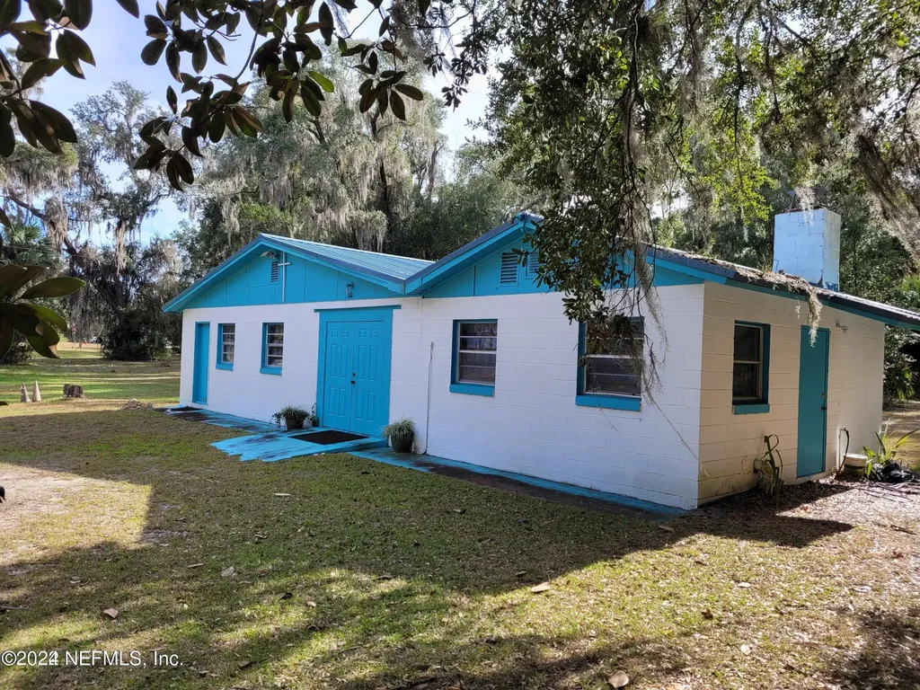 1011 Elm Street Welaka FL 32193